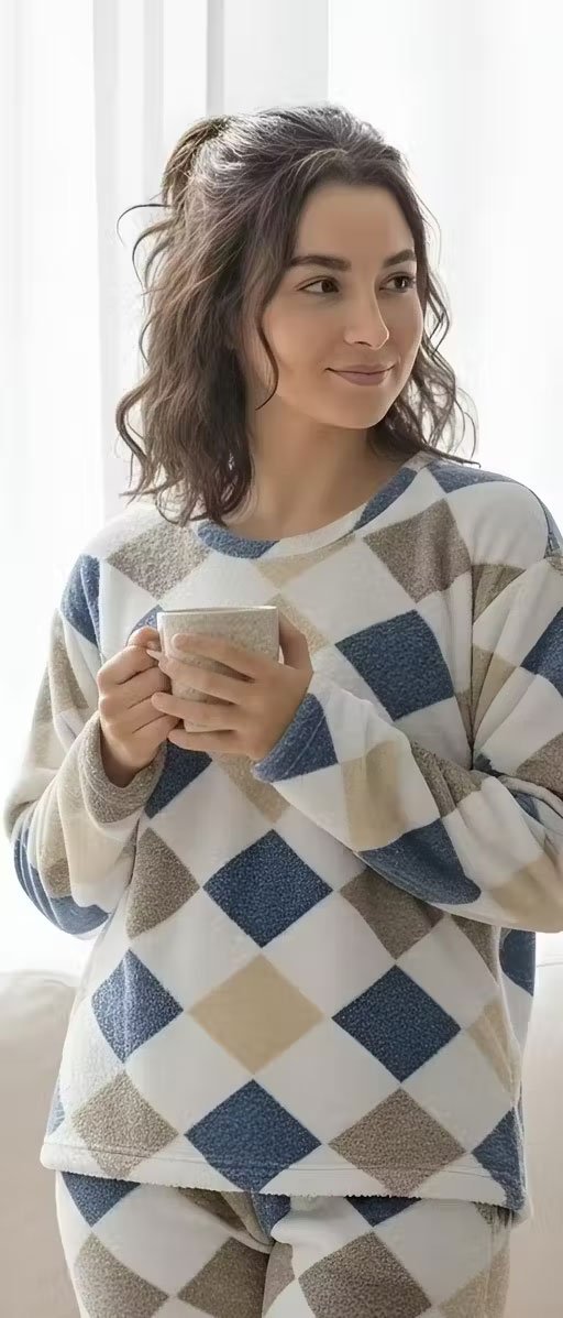 StyleNindia Women's Fuzzy Print Fleece Nightsuit Set | Cozy Winter Printed Night Suit for Ladies (Blue & Beige Argyle) - Image 2